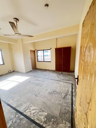 2beds flat available with Water Boring