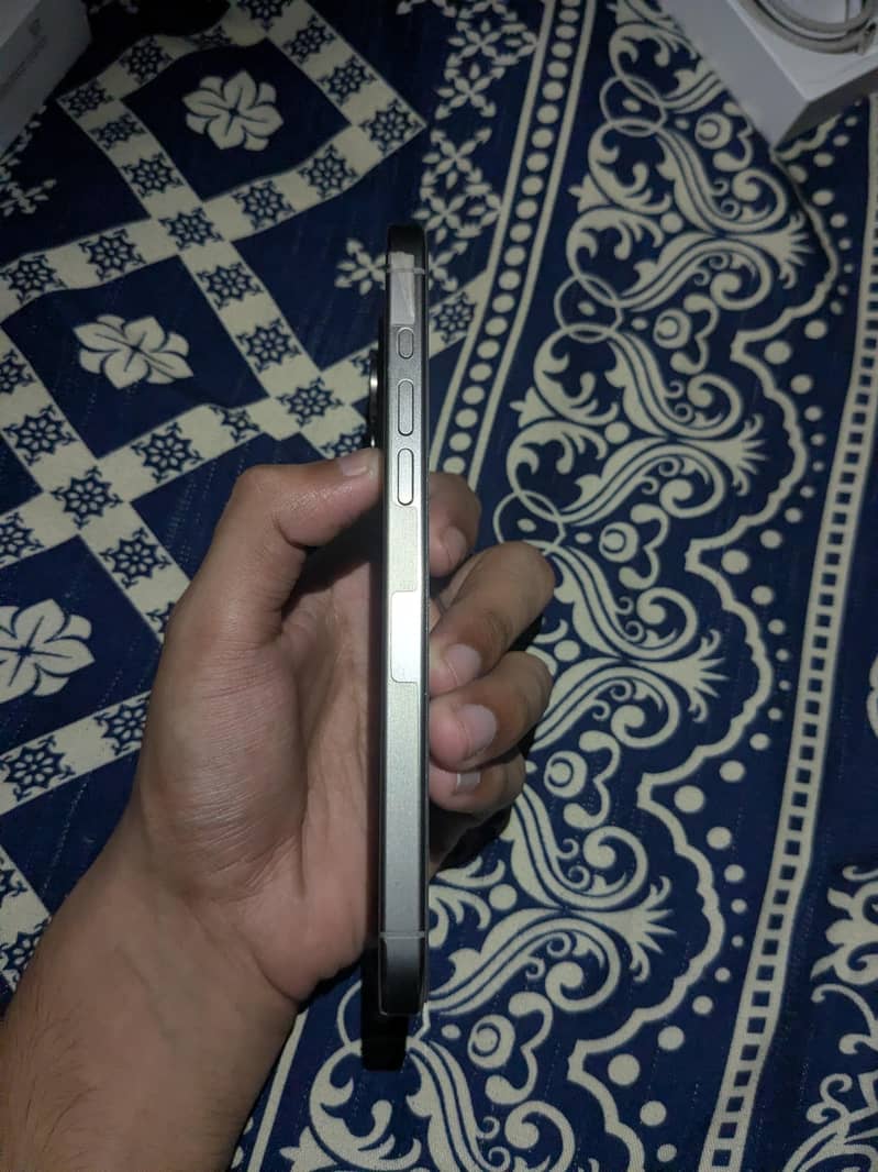 iPhone 15 pro max 7