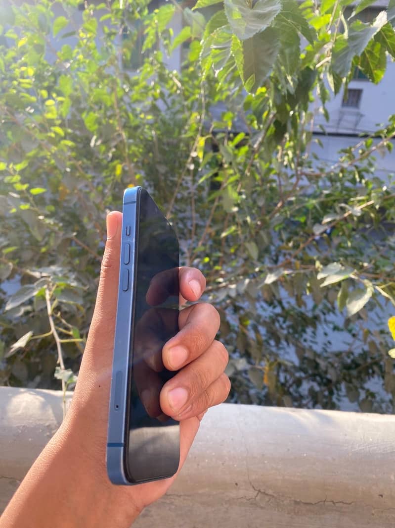 Apple iPhone 13 1