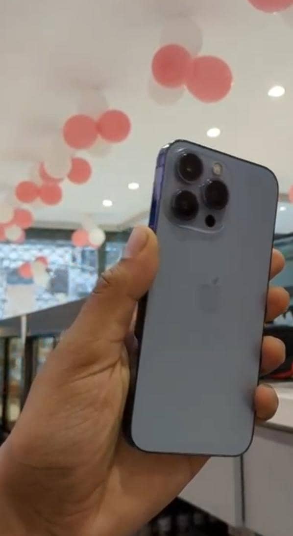 Apple iPhone 13 Pro Max 1
