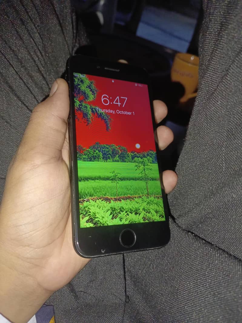 Apple iPhone 7 2