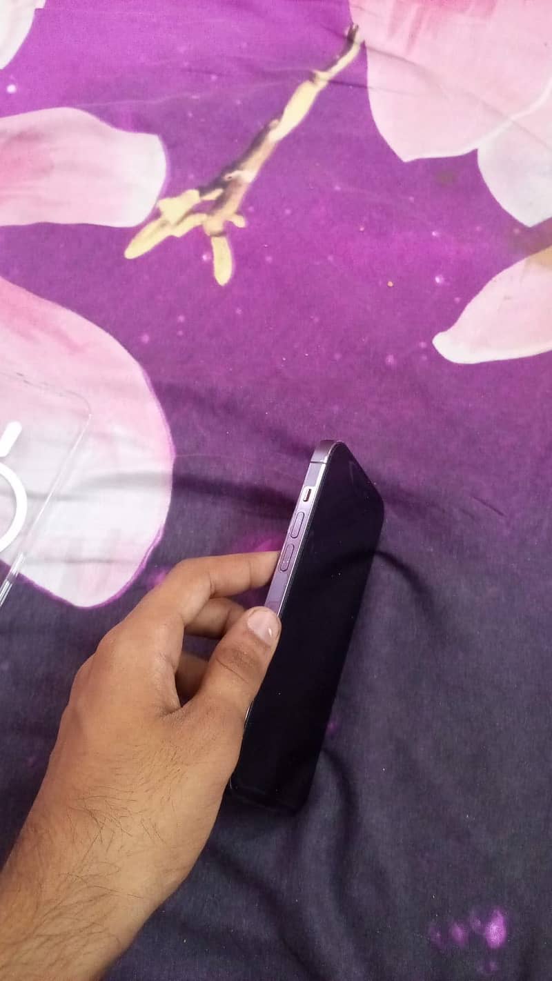 Apple iPhone 14 Pro 1