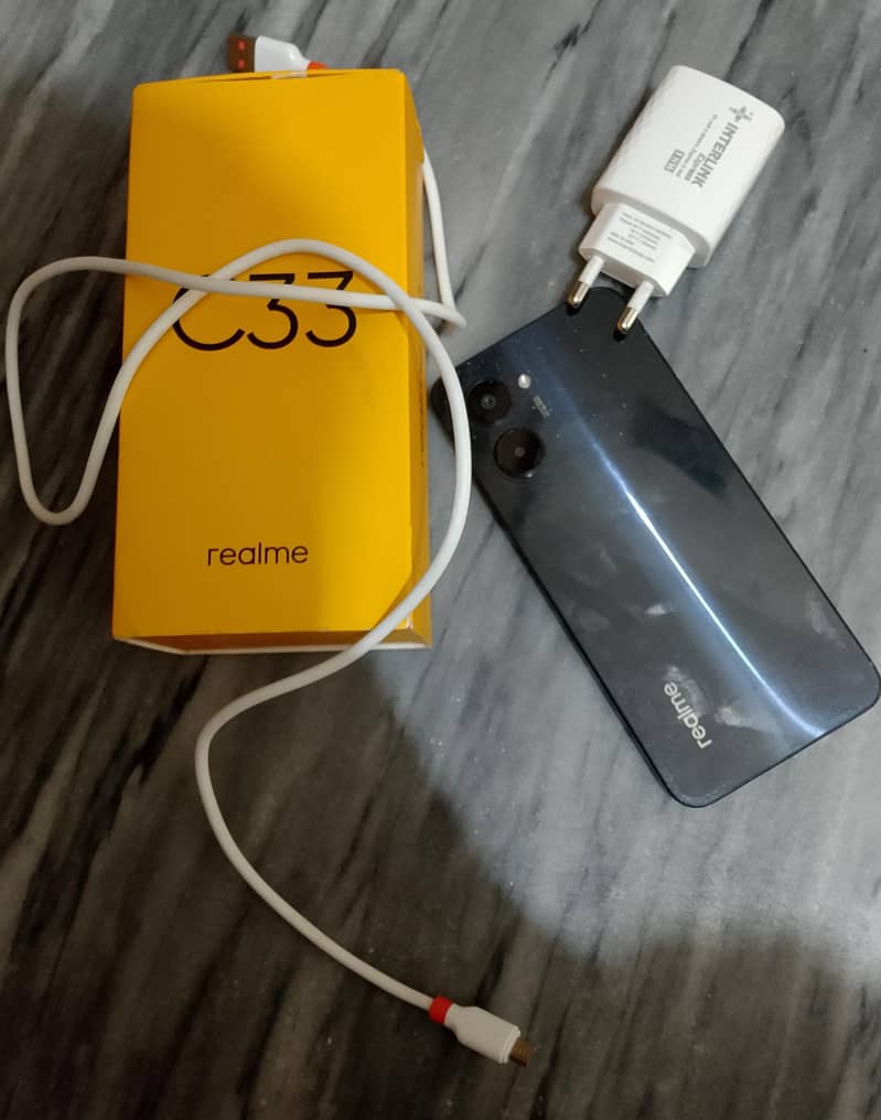 Realme C33 0