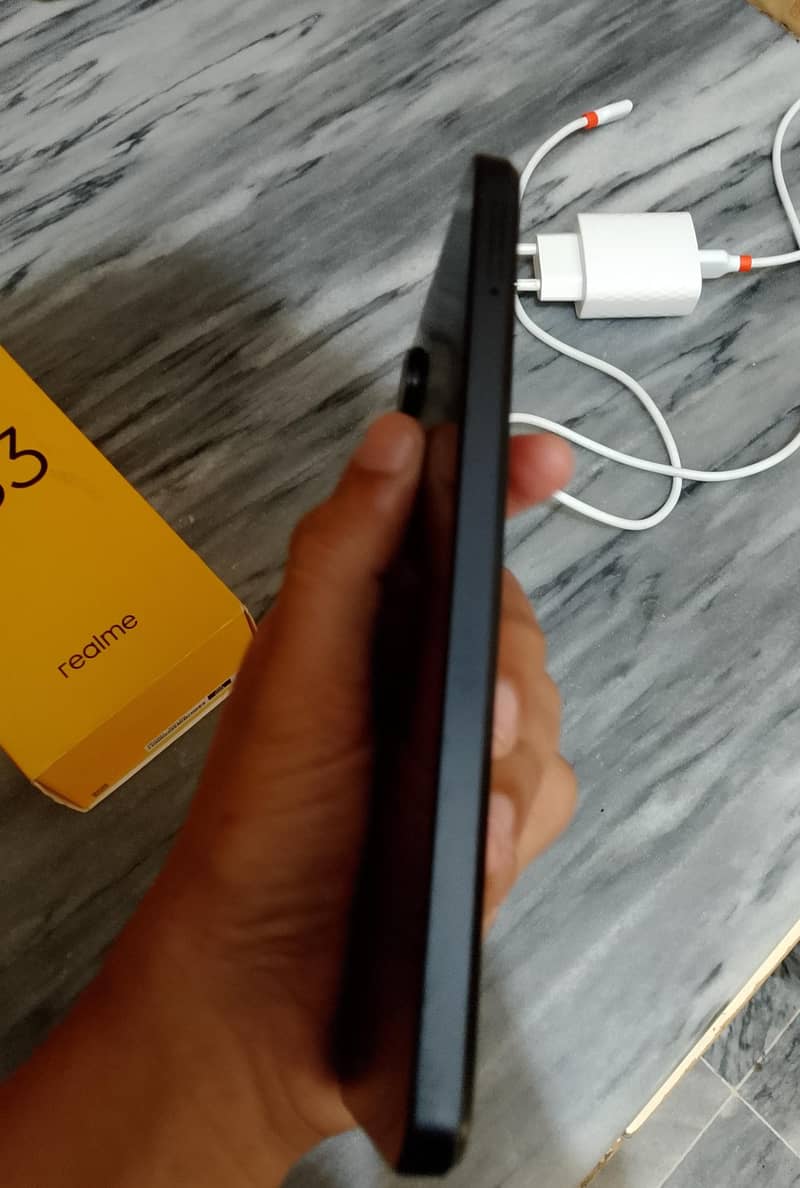 Realme C33 2