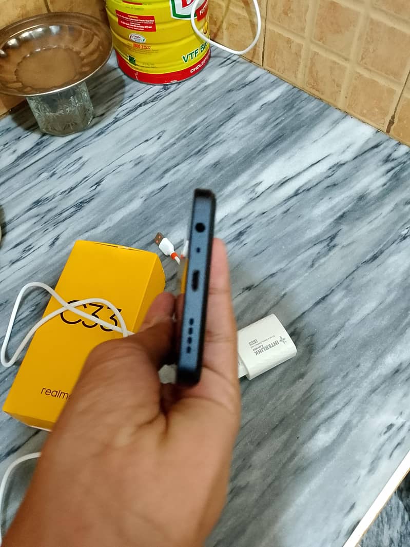 Realme C33 7