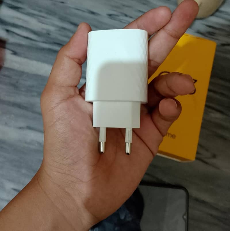 Realme C33 17