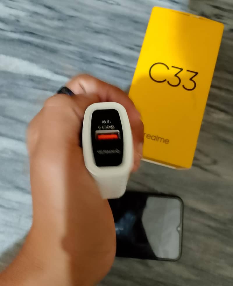 Realme C33 19