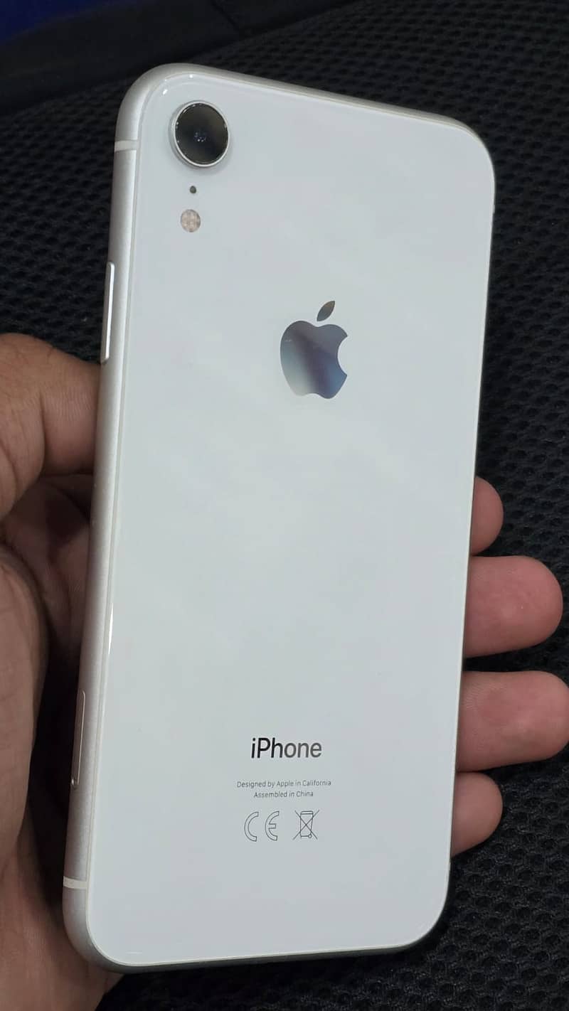 Apple iPhone XR 1