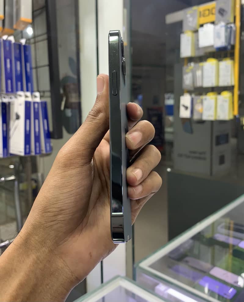 Apple iPhone 12 Pro 0