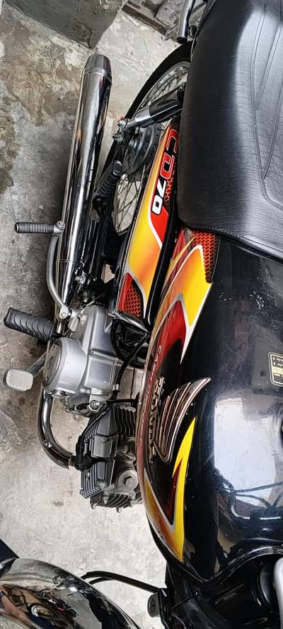 CD 70 2026 condition 10 by 10  first owner fuel tank tapa lamination