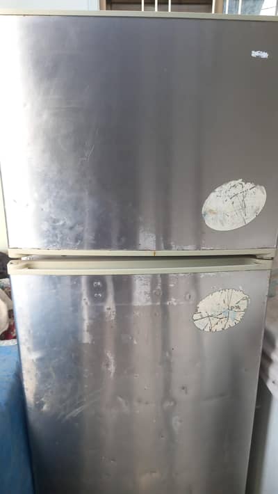 large size kenwood Refrigerator with frost