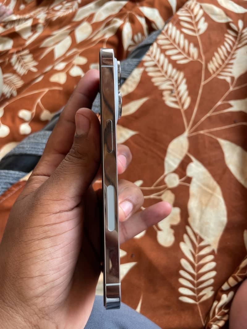 iPhone 14 Pro jv 3