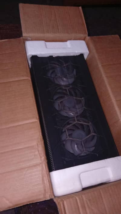 Gaming PC with gaming thunder case