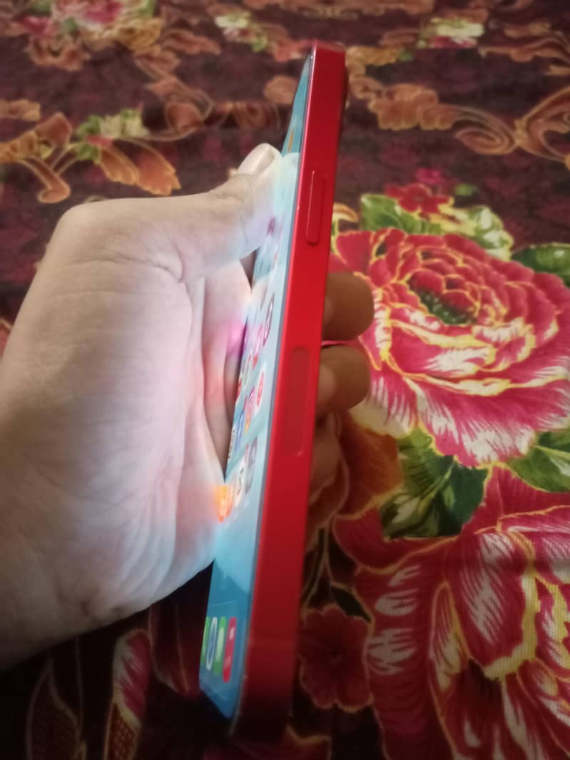 Apple iPhone 13 2