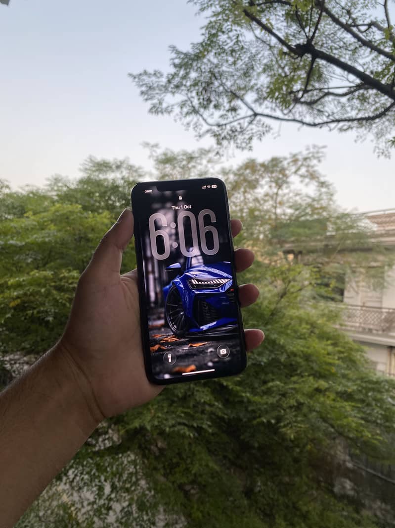 Apple iPhone 11 Pro Max 2