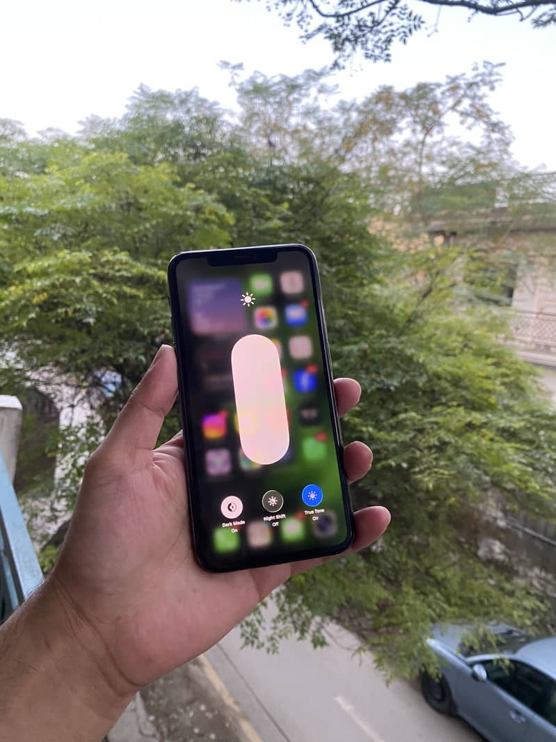 Apple iPhone 11 Pro Max 7