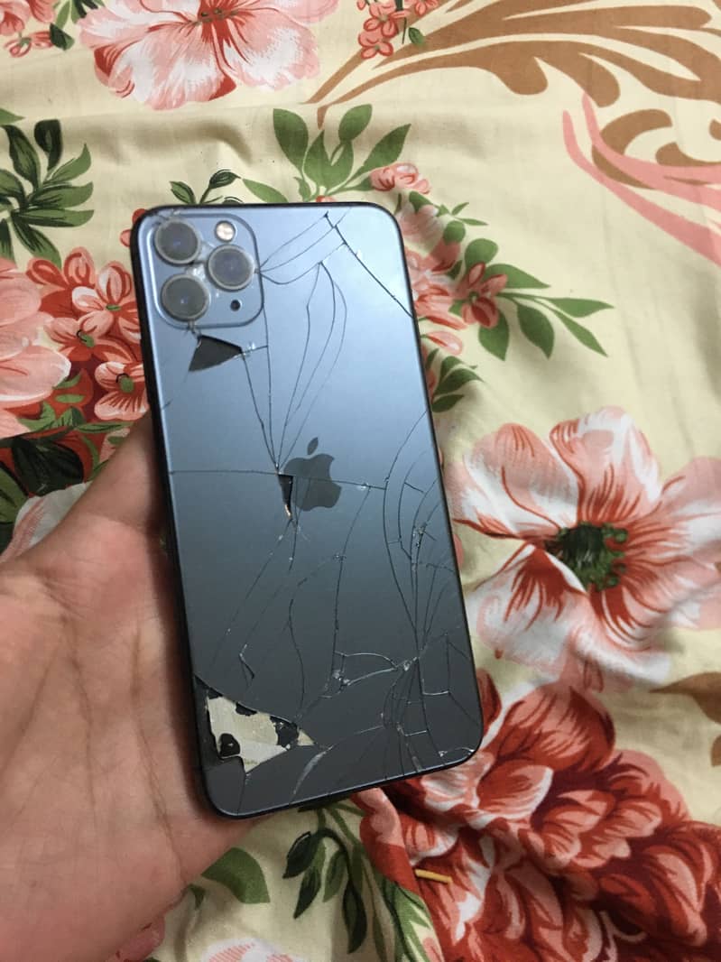 Apple iPhone 11 Pro Max 9