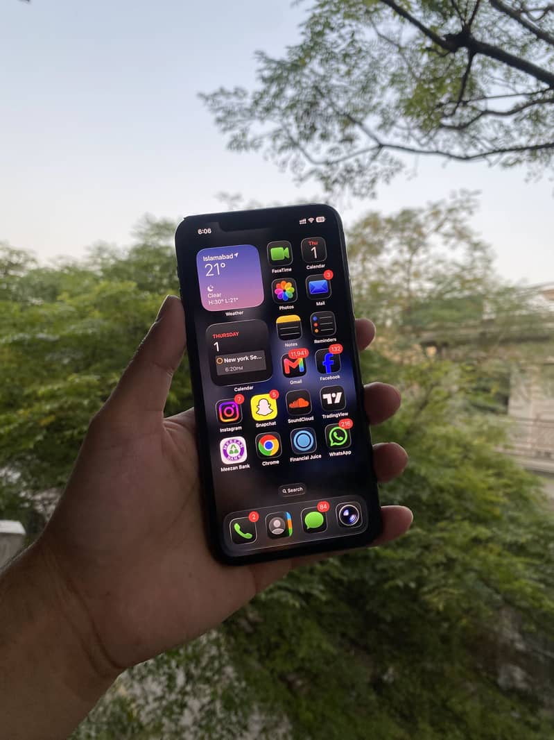 Apple iPhone 11 Pro Max 10