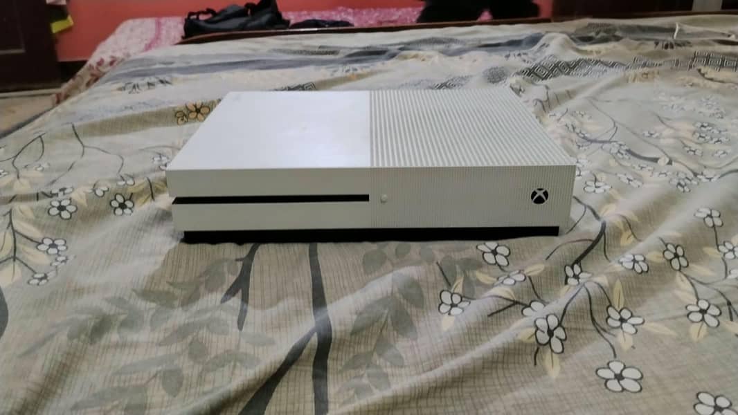 Xbox ONE S 3