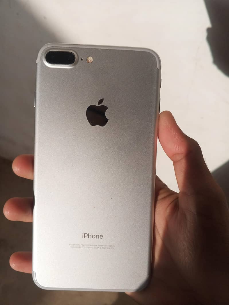 Apple iPhone 7 Plus 1