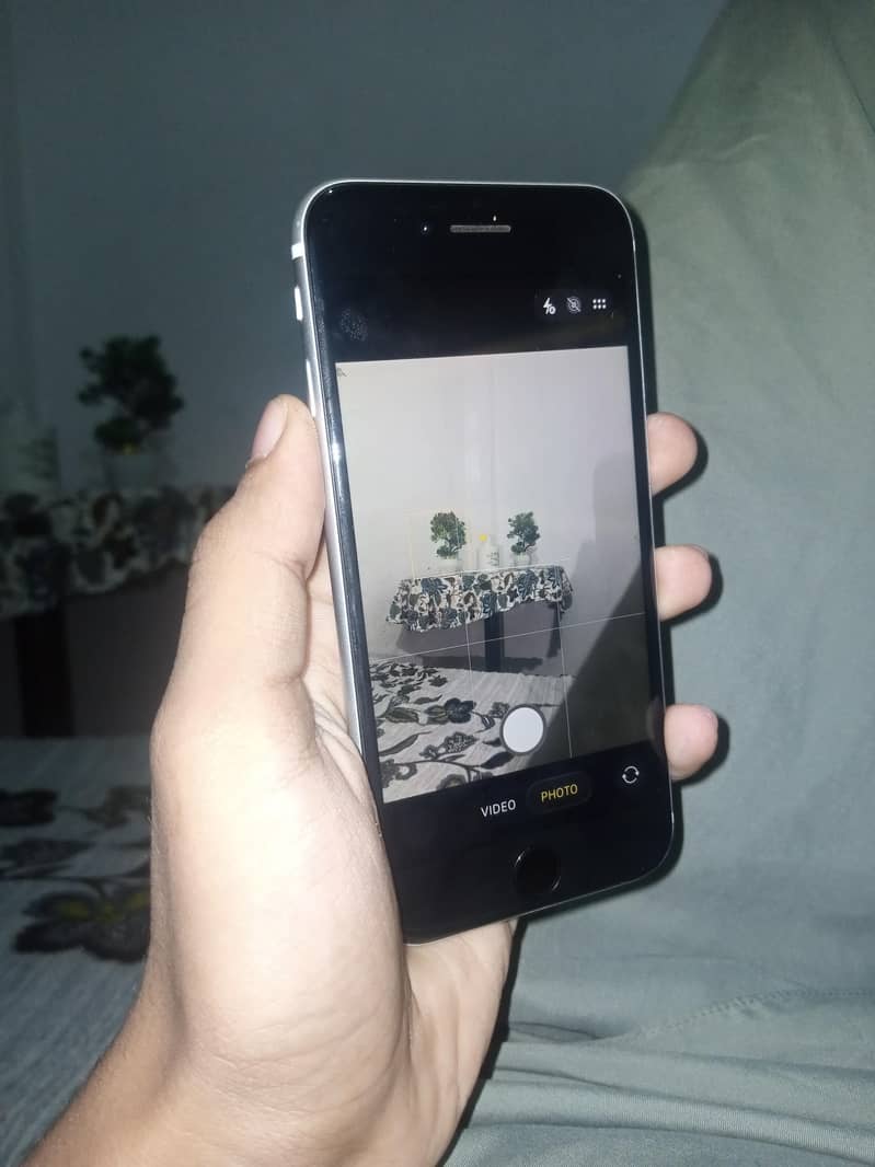Apple iPhone SE 2