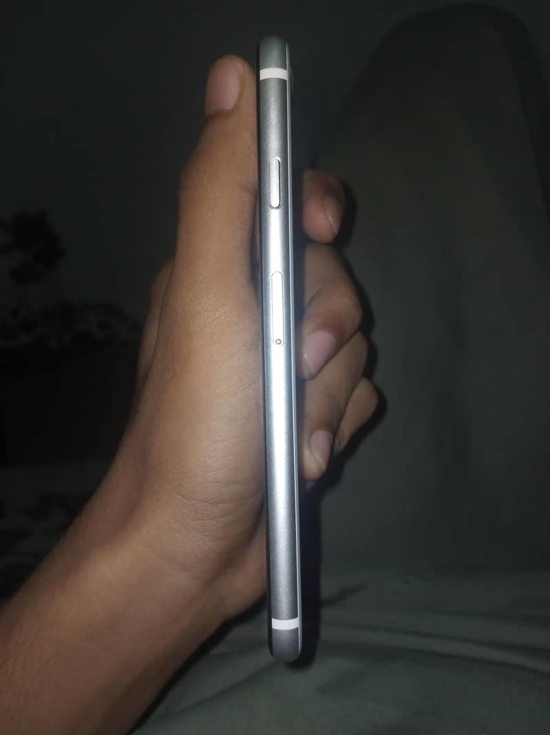 Apple iPhone SE 8