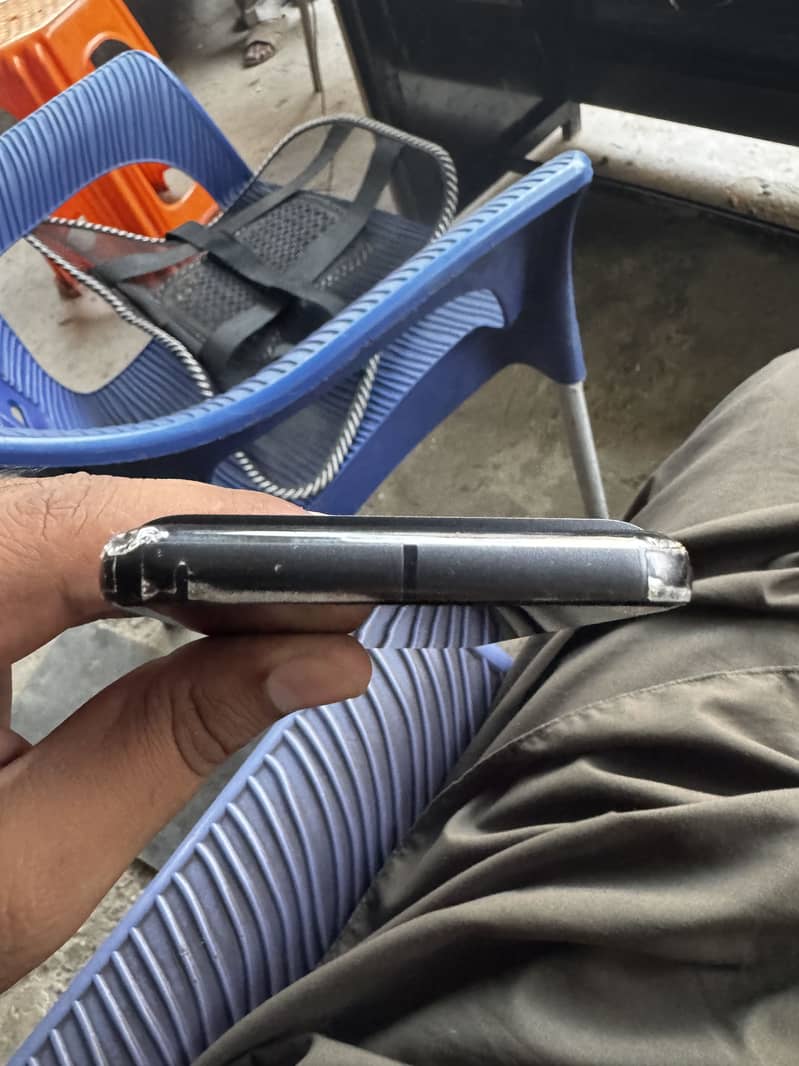 Google Pixel 8 4