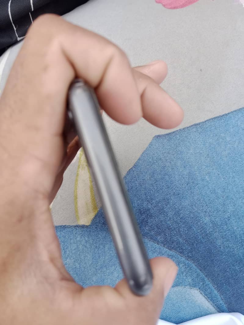 Apple iPhone 11 6