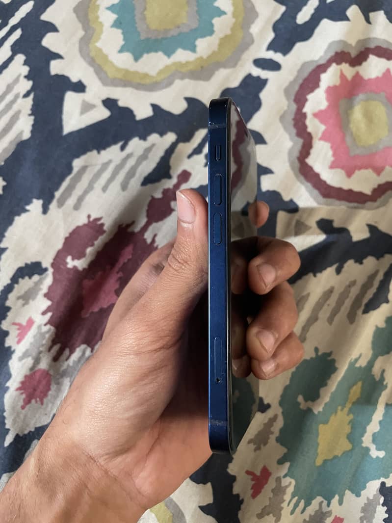 Apple iPhone 12 mini 1