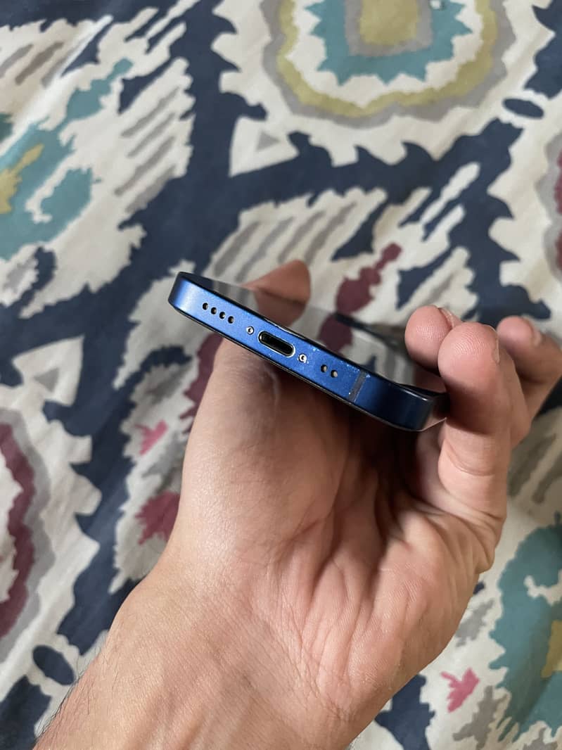 Apple iPhone 12 mini 3