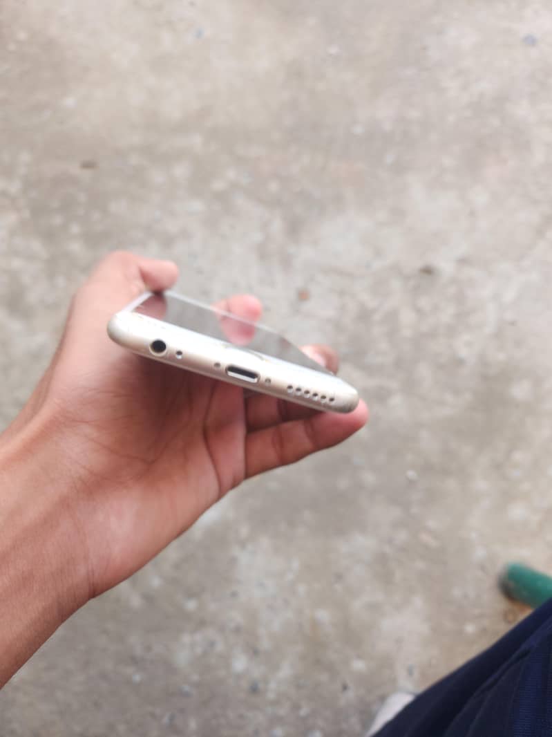 Apple iPhone 6S 1