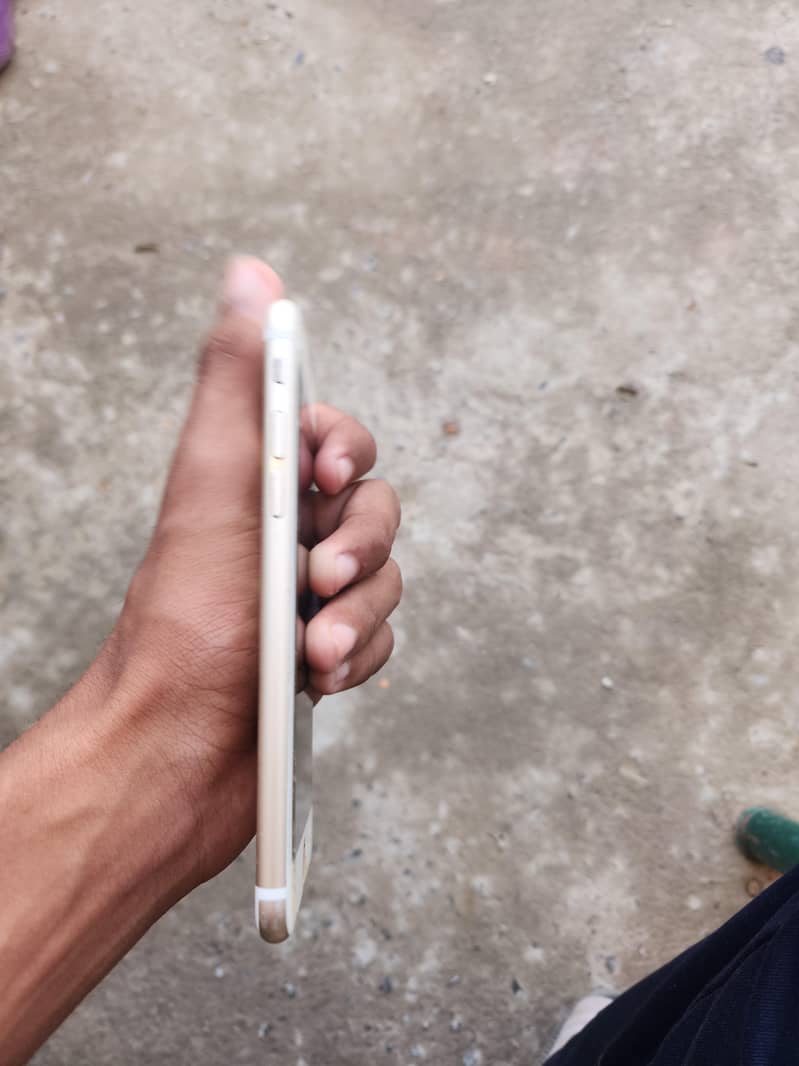 Apple iPhone 6S 2