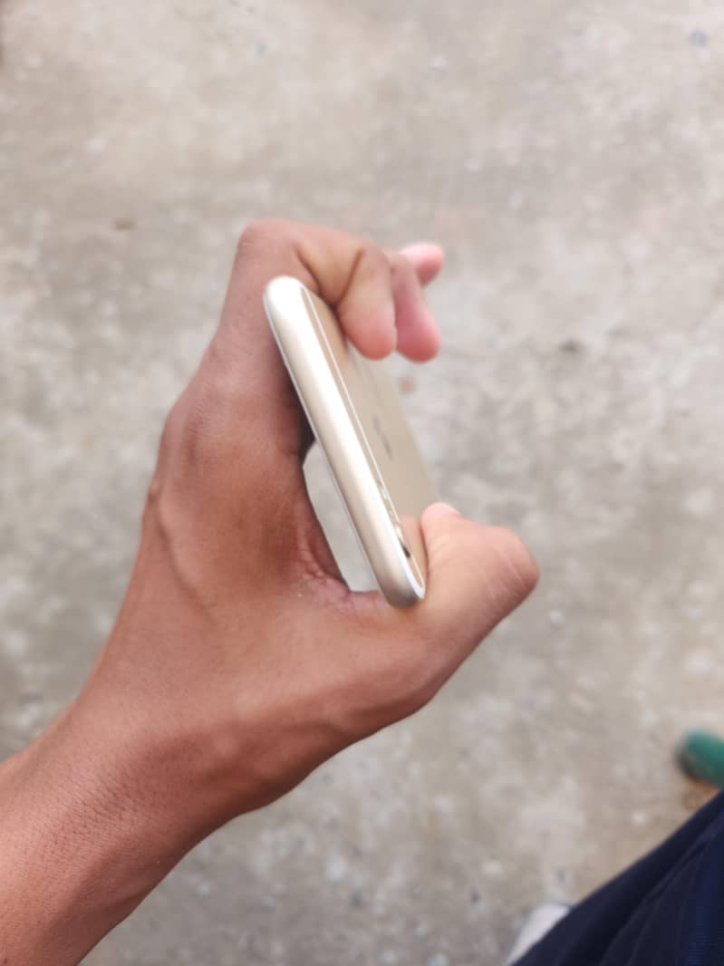 Apple iPhone 6S 3