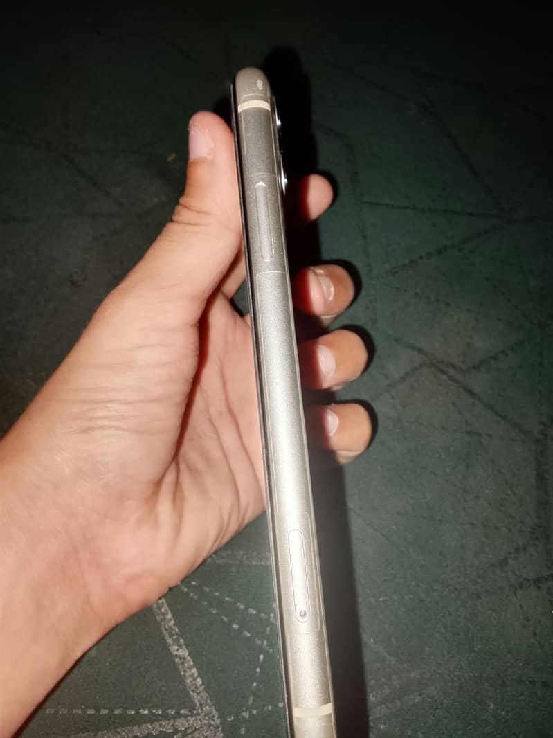Apple iPhone 11 2