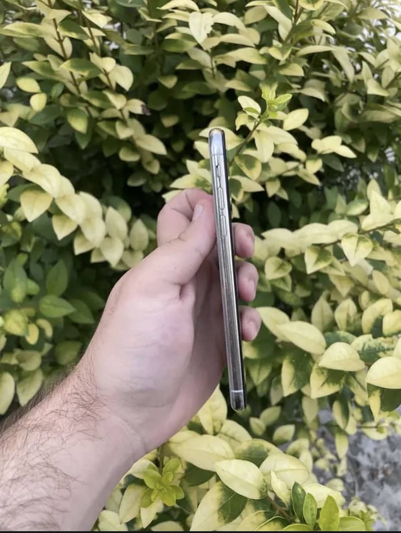 iphone xs 3