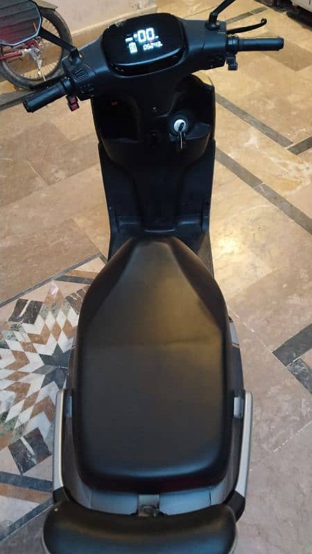 electrick scooty 11