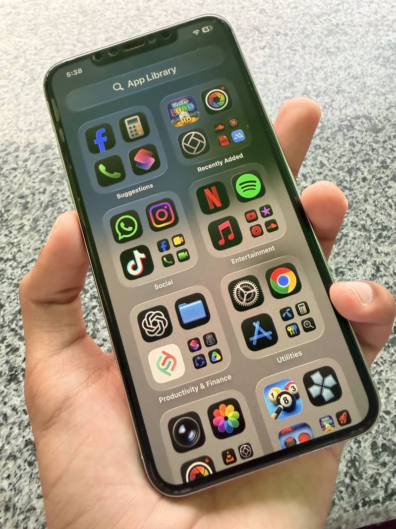 Apple iPhone 11 Pro Max 2
