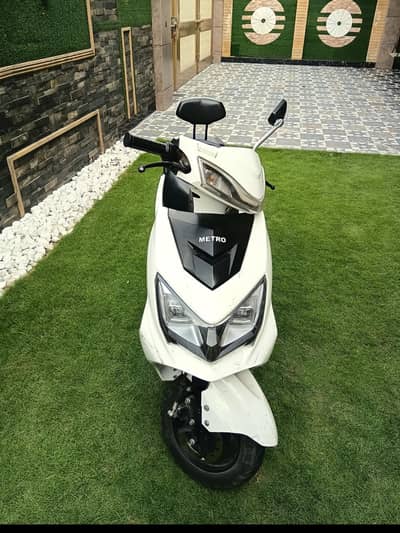 Metro Thrill Electric Scooty|80KM Range|Punjab Registered|Gujranwala