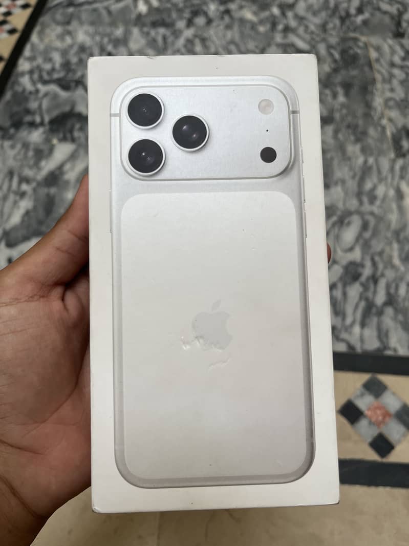 Apple iPhone 17 Pro Max 0