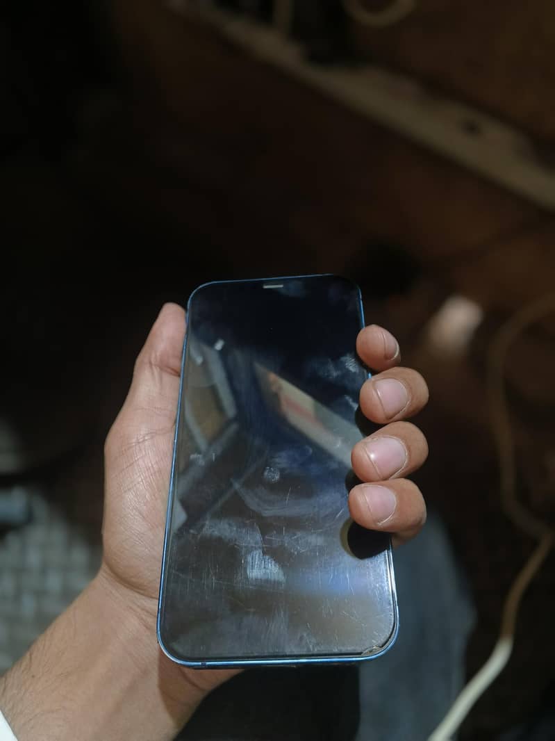 Apple iPhone 12 1