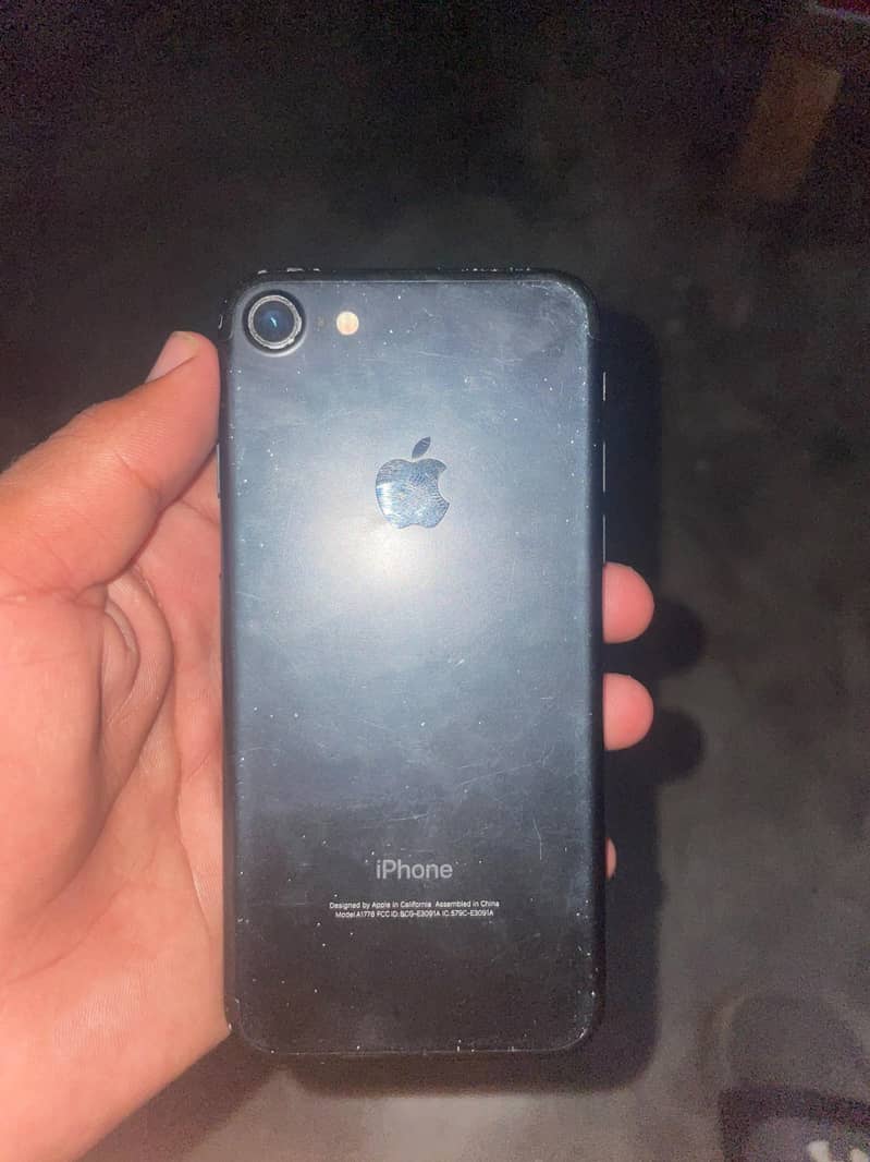Apple iPhone 7 1