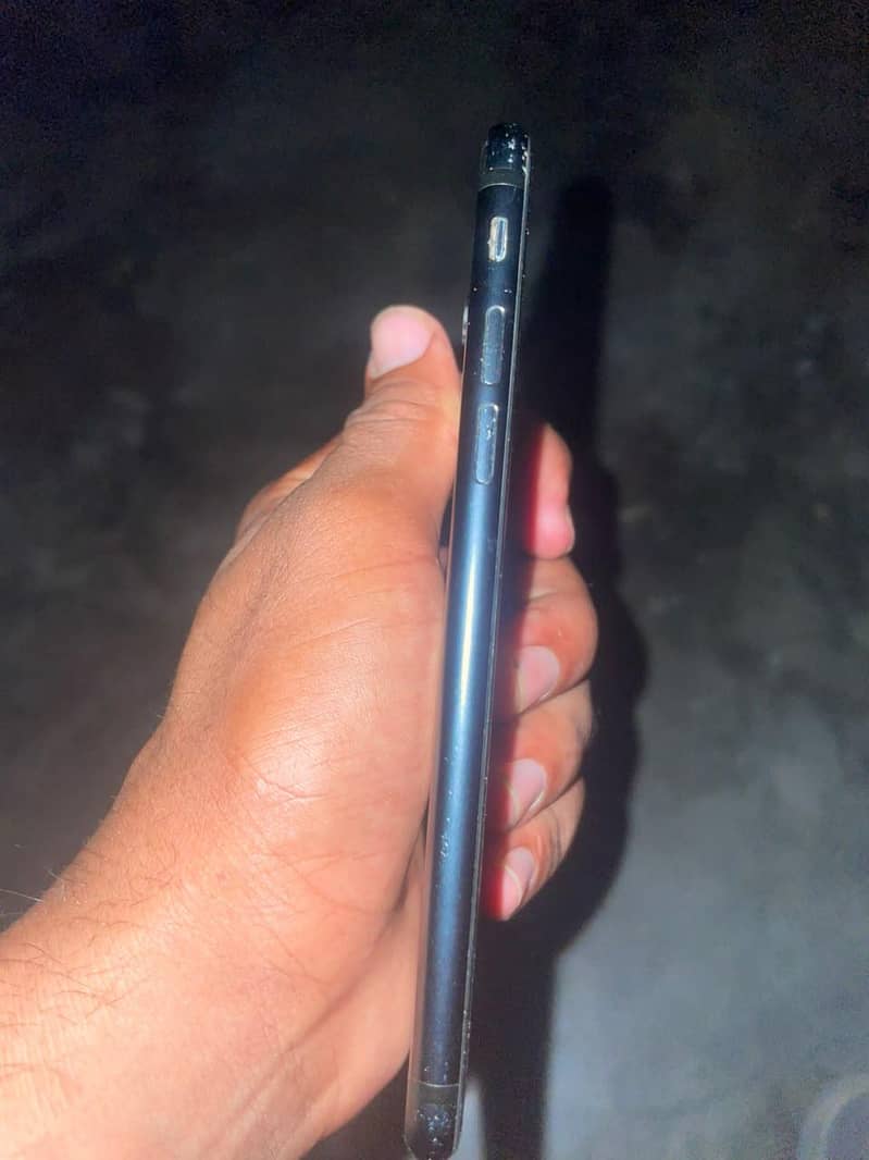 Apple iPhone 7 2
