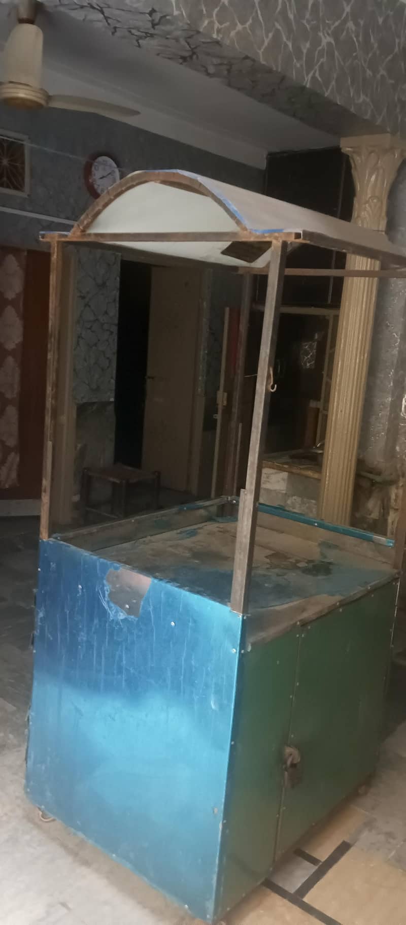 دکان کا کاؤنٹر برائے فروخت - بالکل نئی حالت میں 4