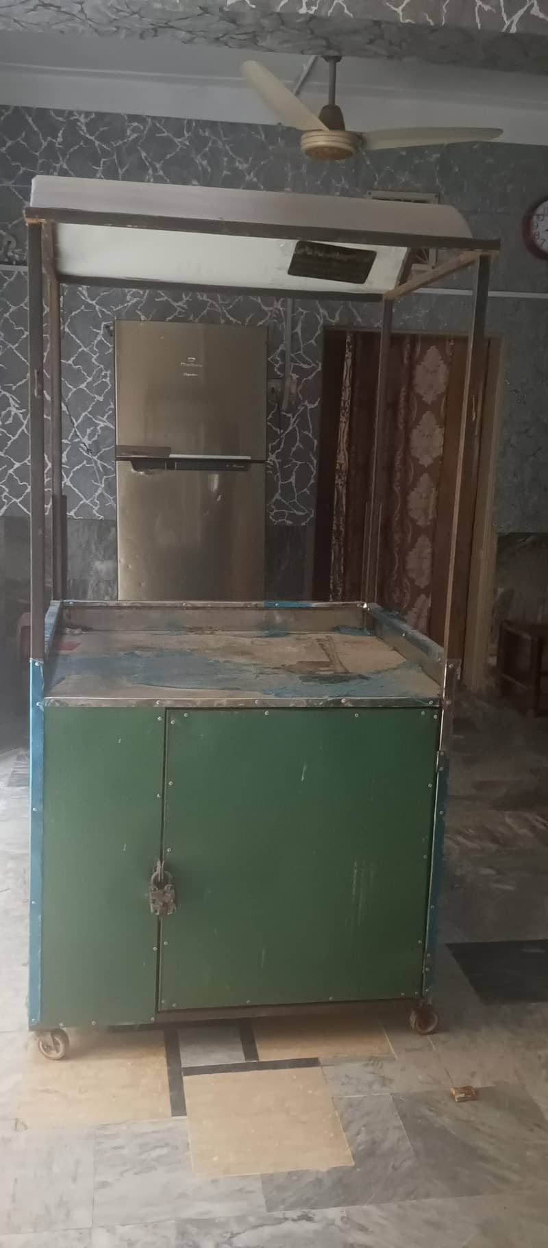 دکان کا کاؤنٹر برائے فروخت - بالکل نئی حالت میں 5