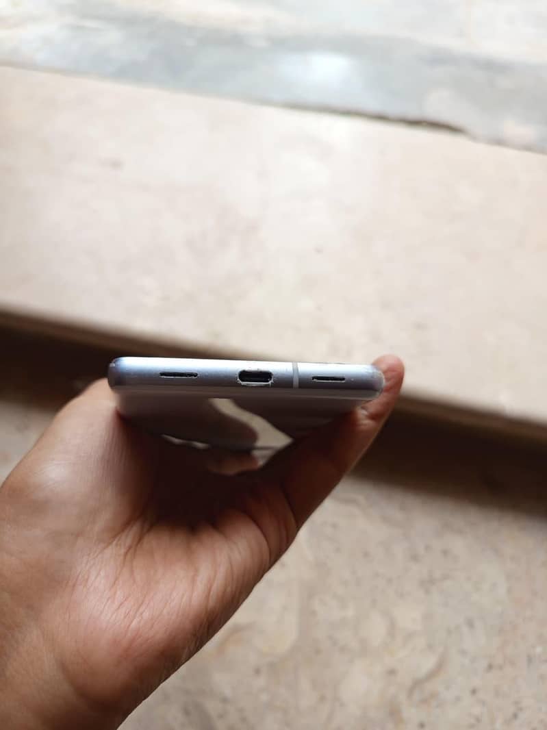 Google Pixel 7a 4