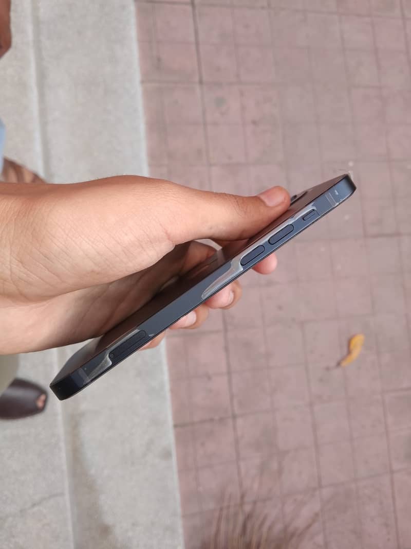 Apple iPhone 12 5