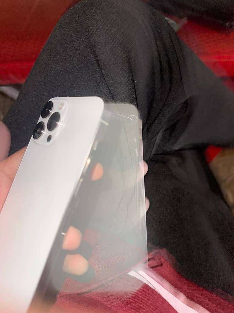 Apple iPhone 13 Pro Max 0