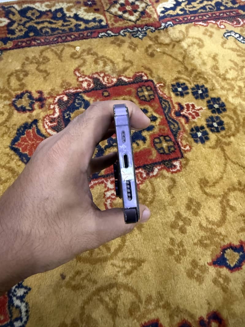 Apple iPhone 14 Pro 2