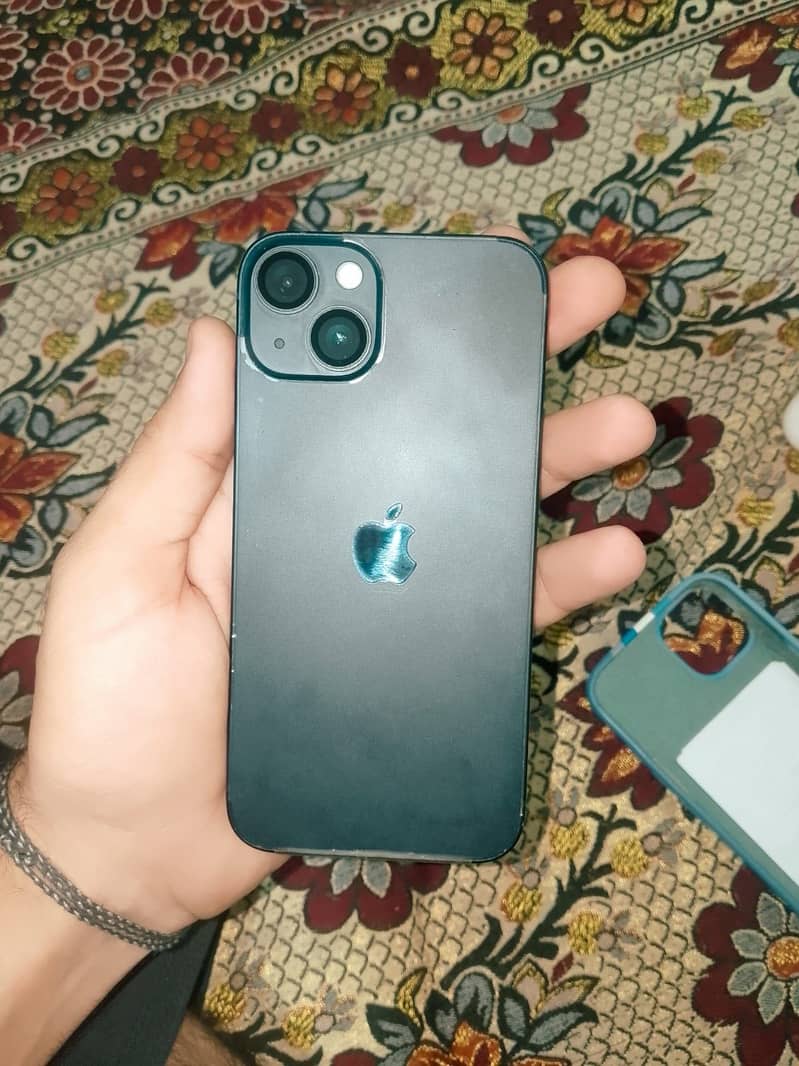 Apple iPhone 13 0