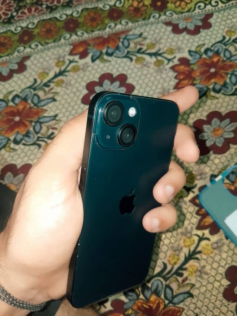 Apple iPhone 13 6